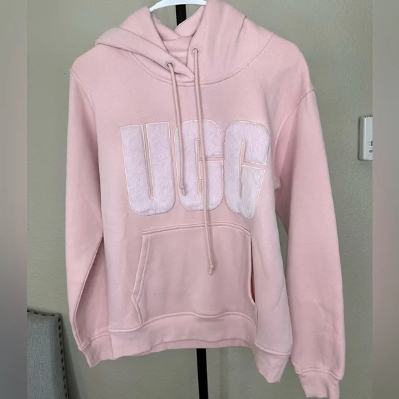 Ugg logo fuzzy hoodie - Picture 2 of 4